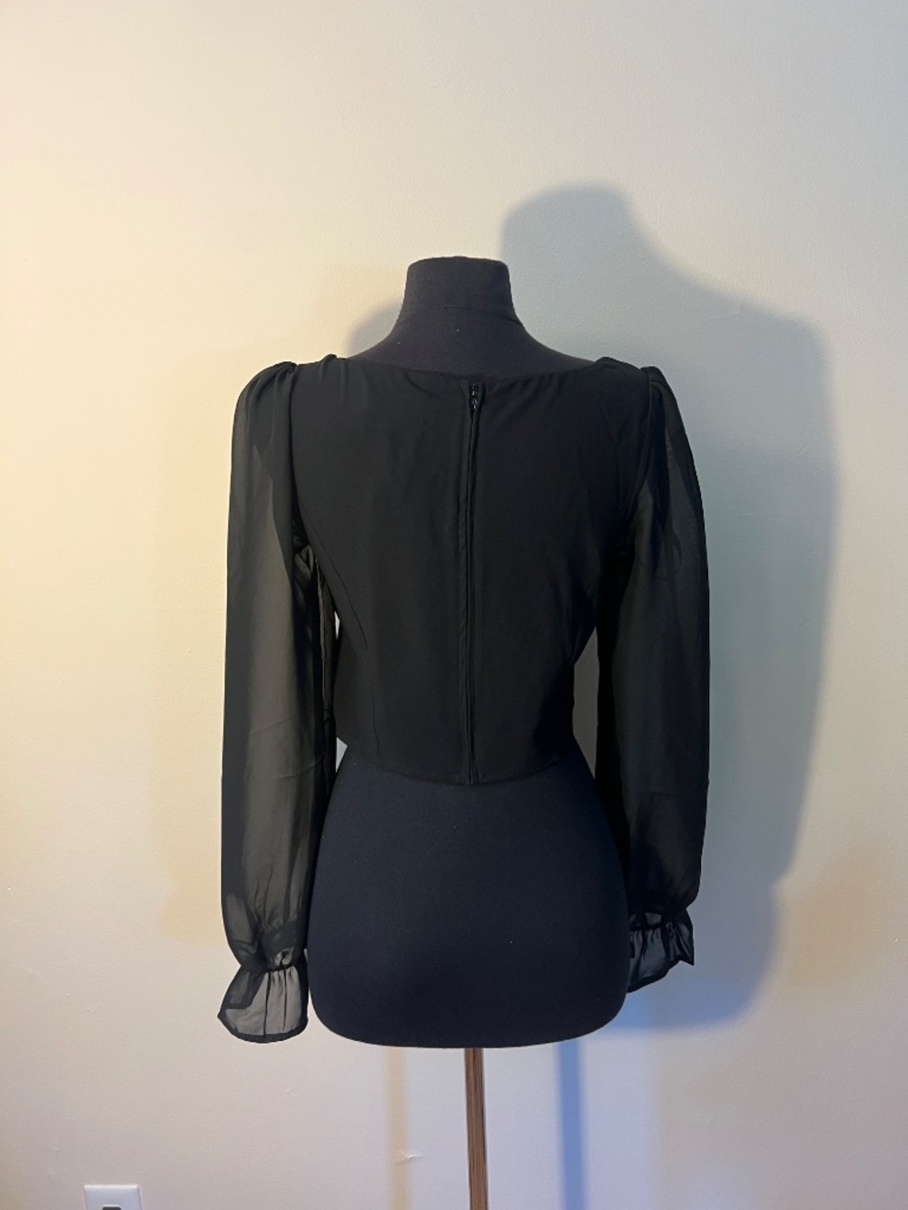 Hell Bunny Whimsigoth mesh sleeve cropped top - Picture 3 of 8